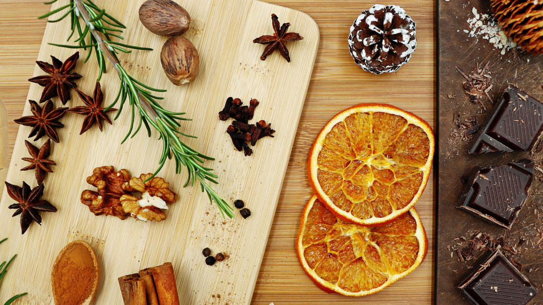 How to Make Your Home Smell Cozy Every Evening (Simple Simmer Pot Rituals & The Magic of a Candle Warmer Lamp)