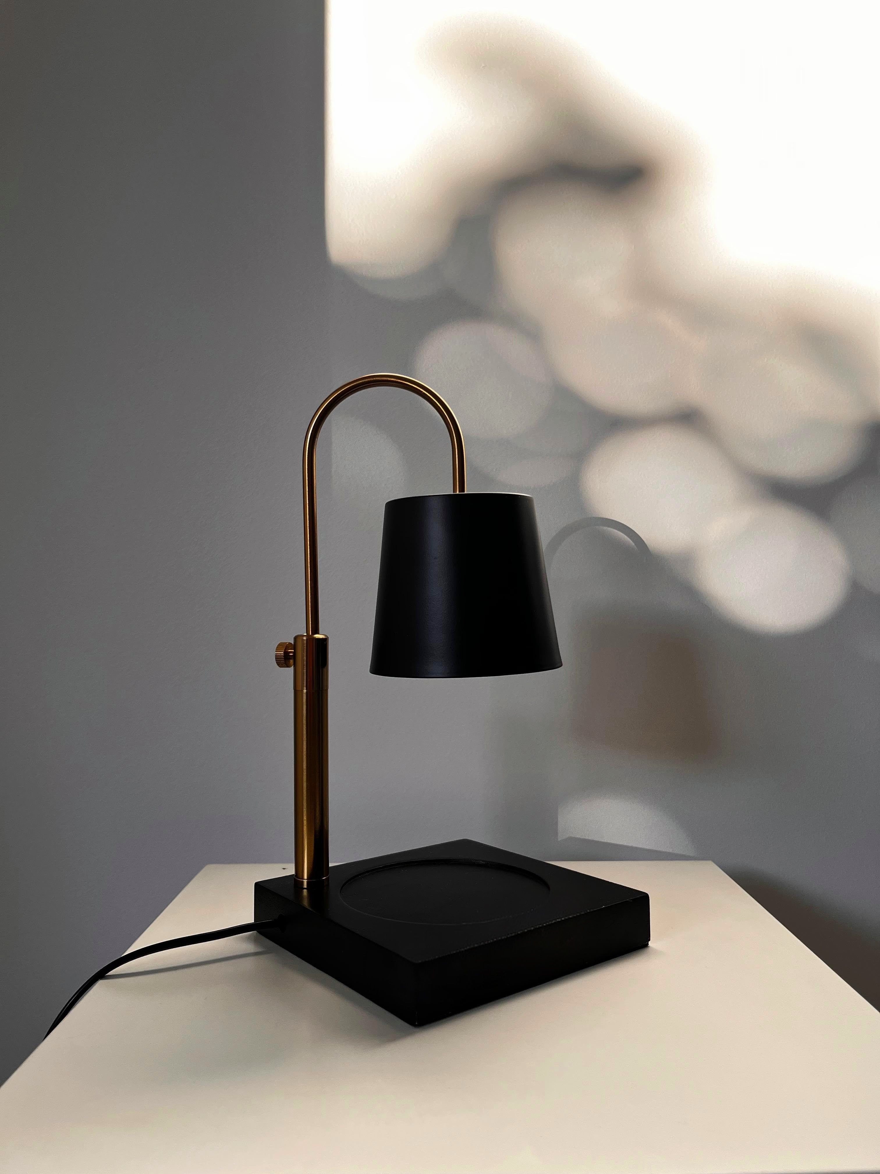 The Modern Candle Warmer